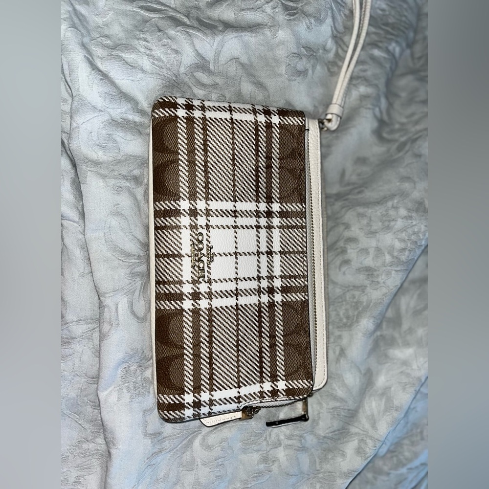 New coach wallet